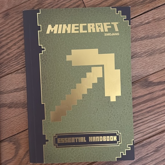 Scholastic MINECRAFT (3 books)  Handbooks: Construction, Redstone, Essential - Picture 9 of 12